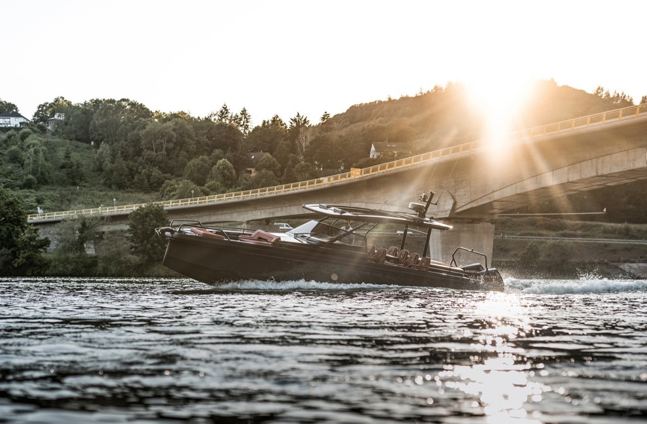 Thuyền đua Brabus Shadow 800